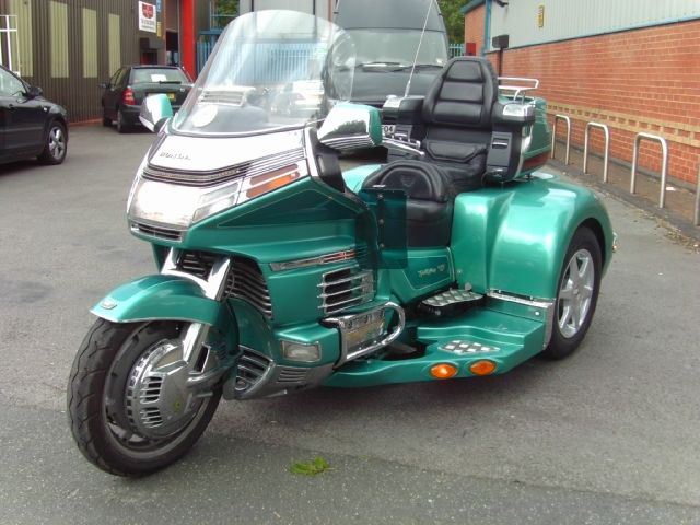 Panther Trike GL1500 conversion with running boards & chrome running board accents
