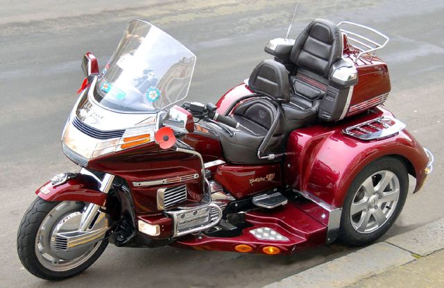 Panther Trike GL1500 conversion with chrome luggage racks
